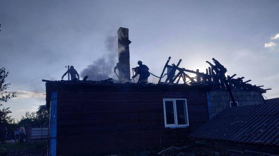 На Володимиречині палав житловий будинок (ФОТО) На Володимиречині палав житловий будинок (ФОТО)