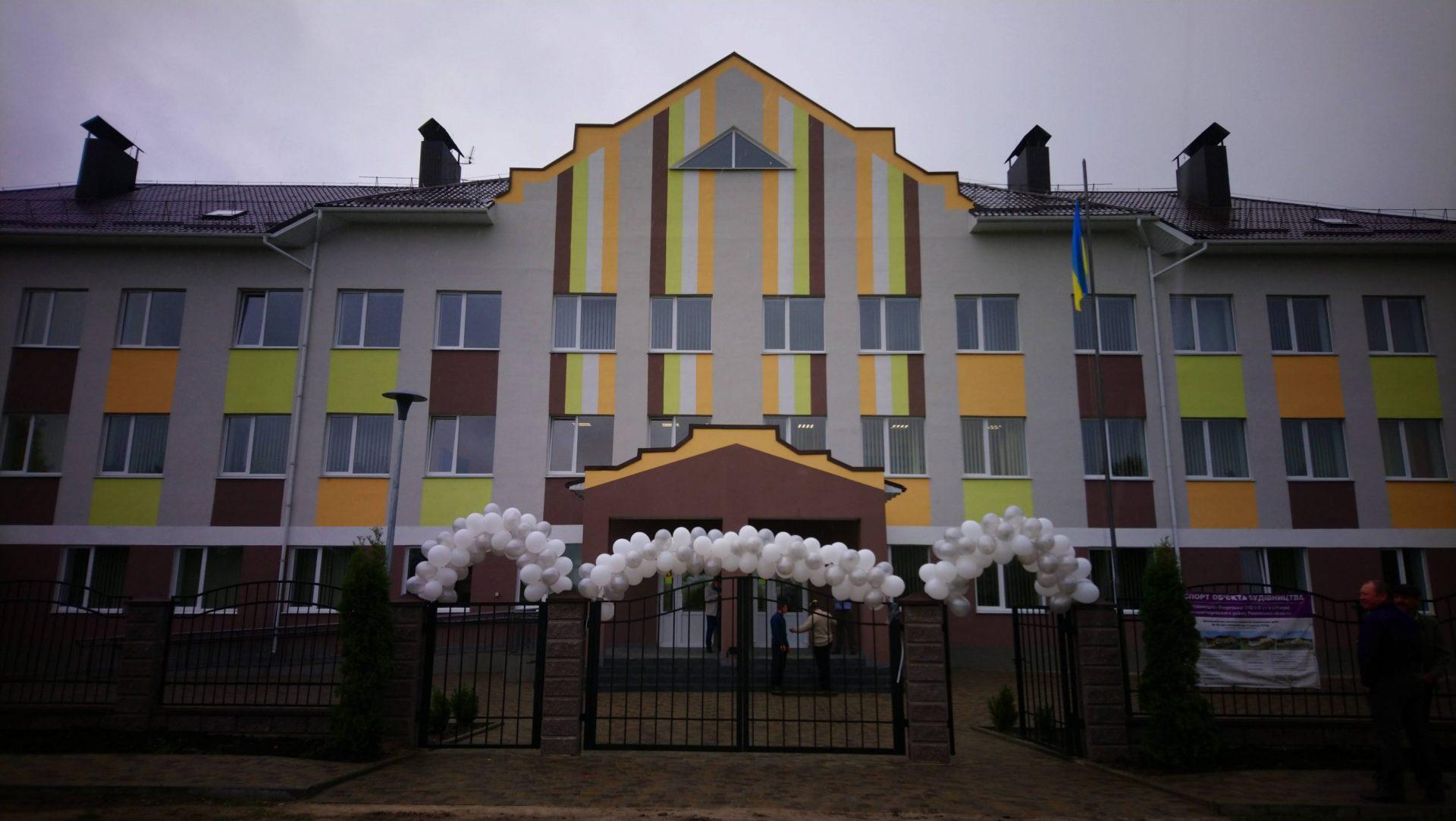 Завдяки «Великому будівництву» у селі на Володимиреччині добували триповерхову школу (ФОТО)