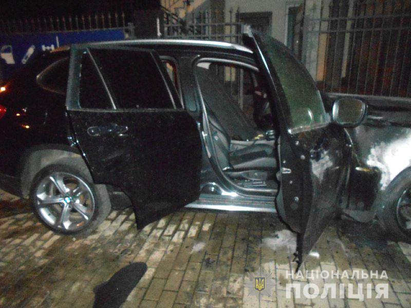 У Рівному вчора вечері спалили автомобіль BMW