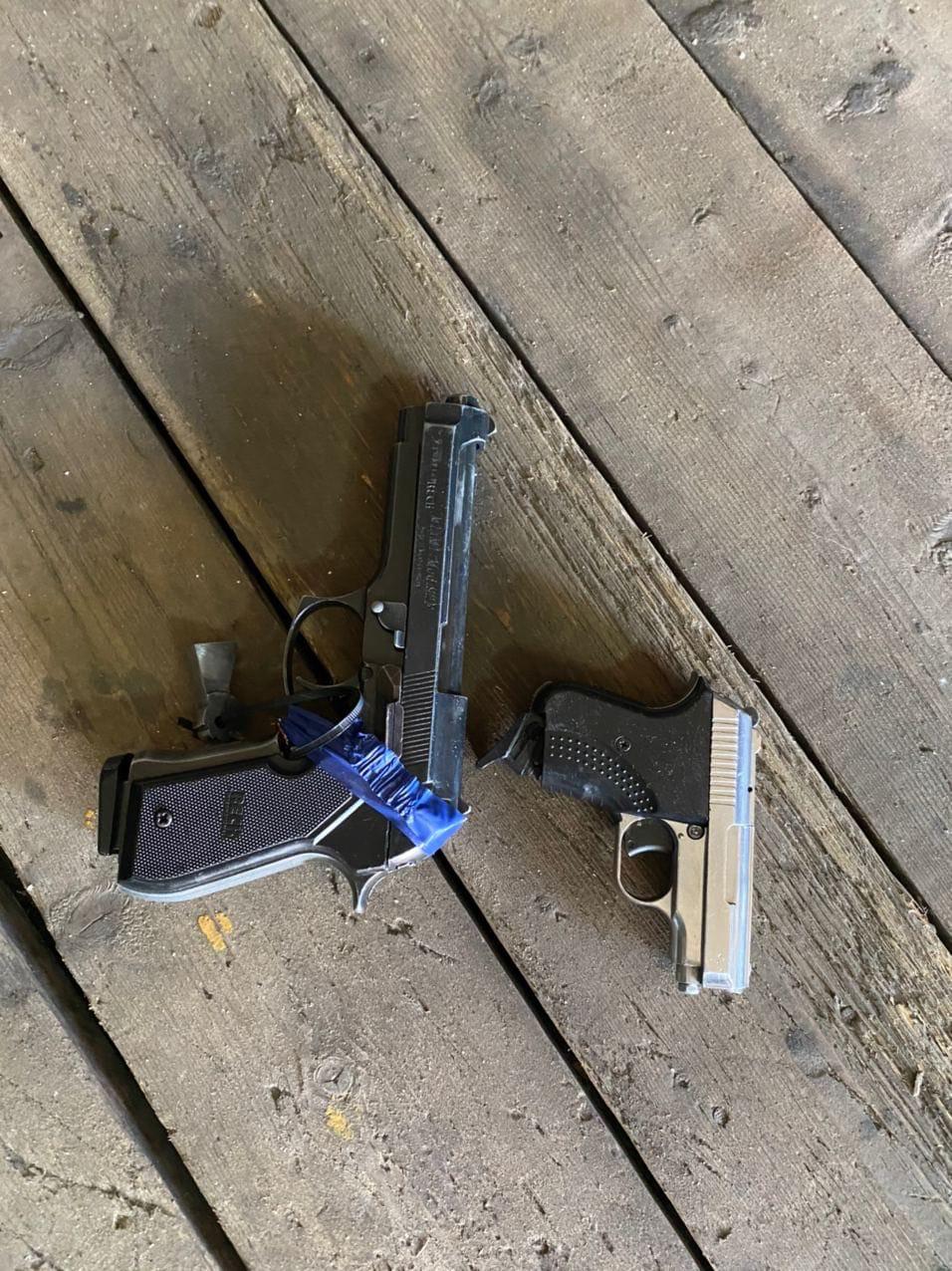 У жителя Вараша вилучили зброю та наркотики (ФОТО)