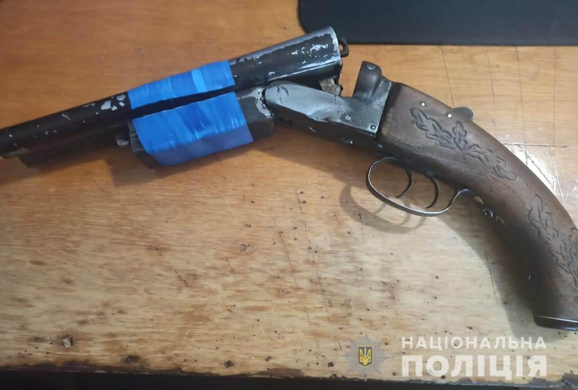 Два обрізи і патрони вилучили поліцейські у жителів Рокитнівського району