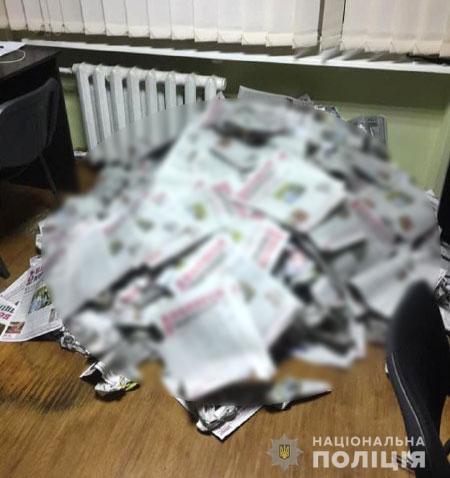 Молодики з Києва розповсюджували вночі в Рівному компромат на одного з кандидатів в мери