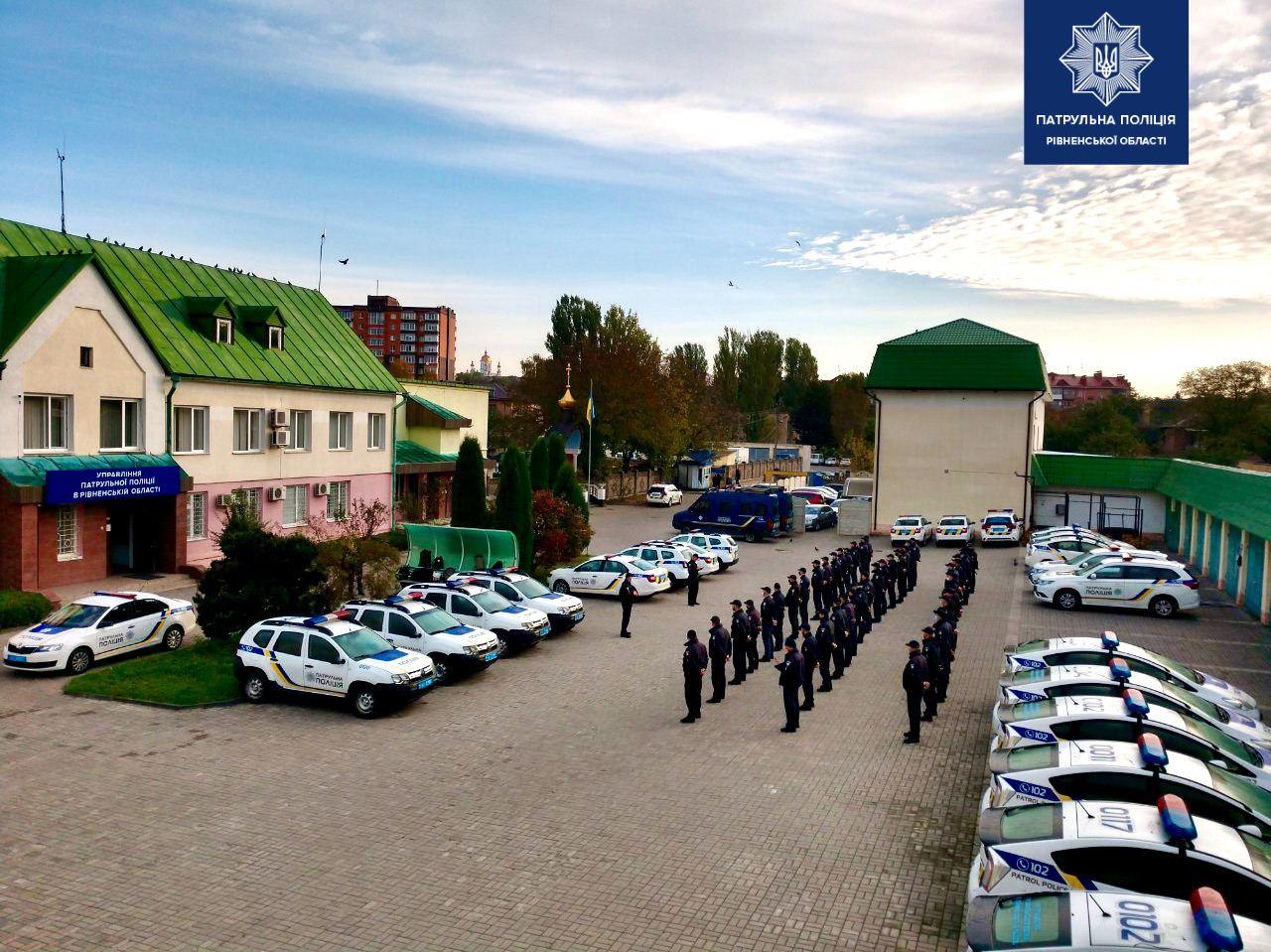 Патрульні заступили на охорону виборчих дільниць Рівненщини