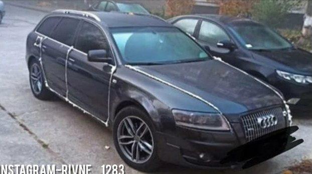 На Рівненщині хулігани залили автомобіль монтажною піною