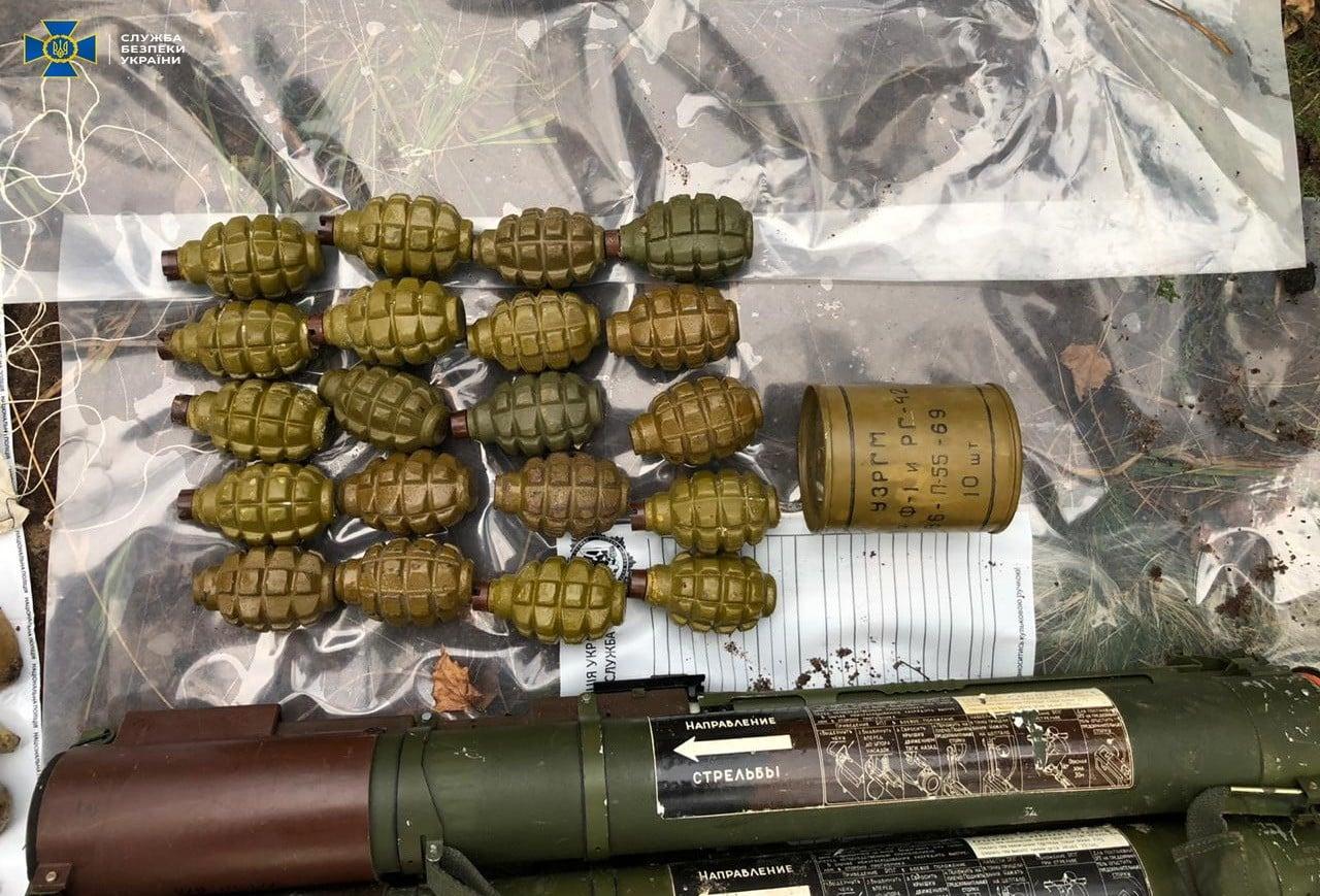 СБУ викрила на Рівненщині схрон із боєприпасами та вибухівкою (ФОТО)