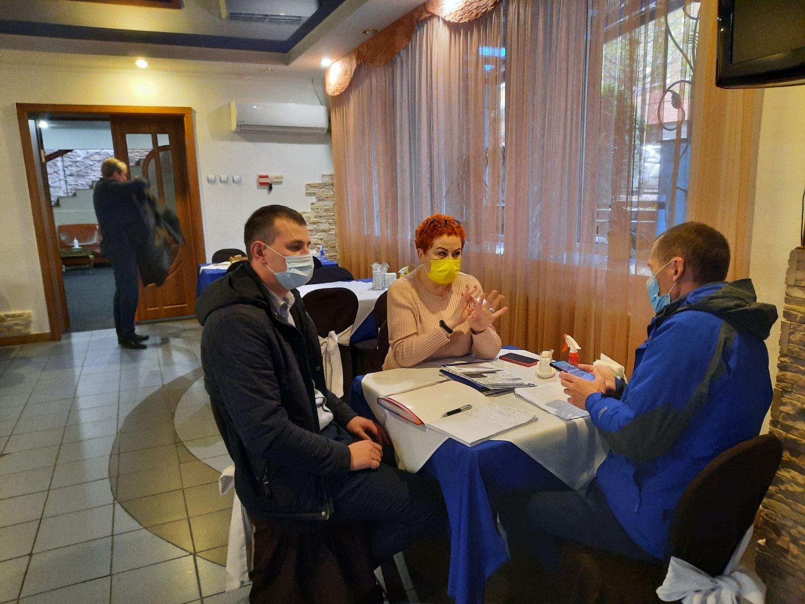 На Рівненщині створені мобільні групи, які пішли до рестораторів і пропонують допомогу