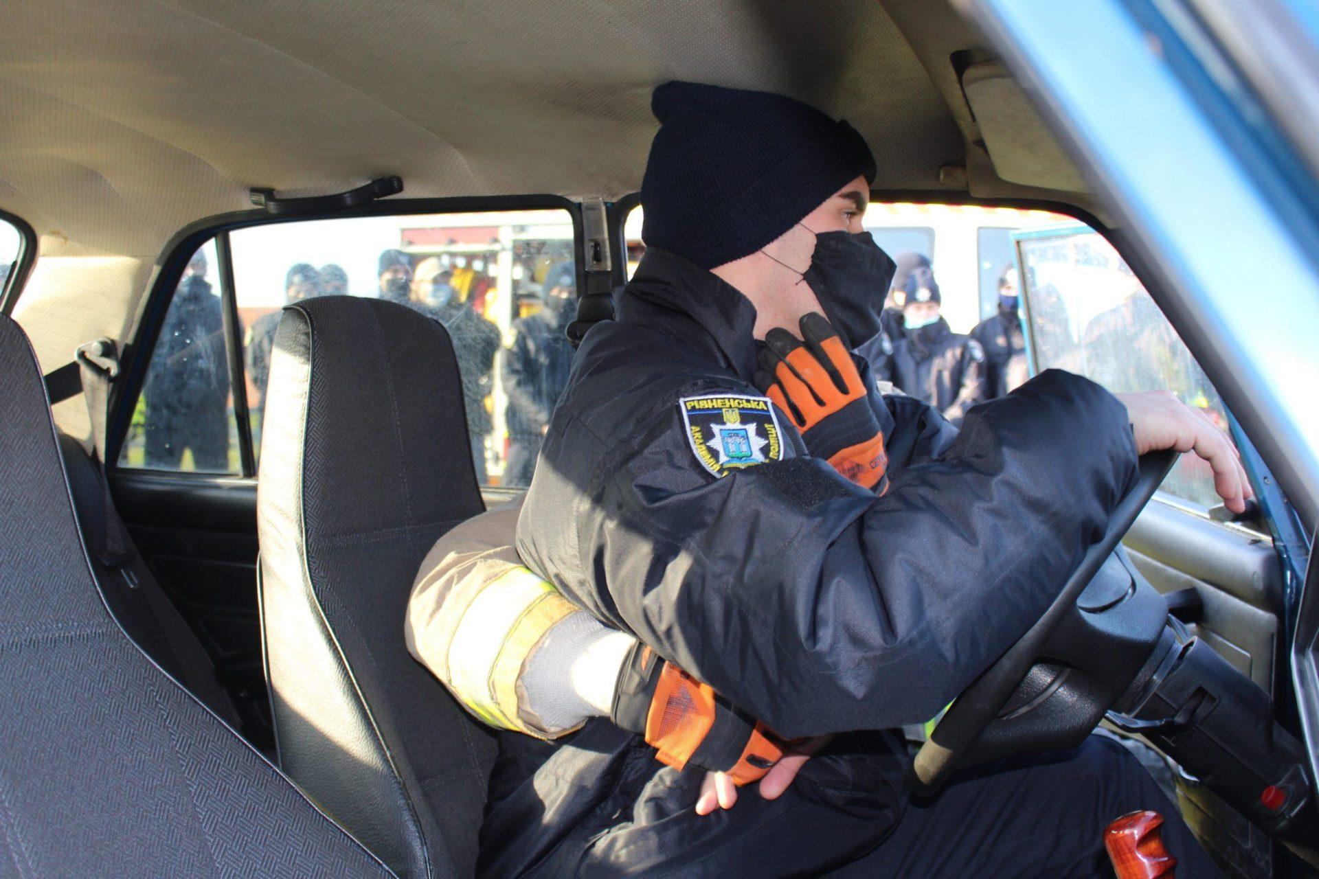Рятувальники ділилися досвідом з майбутніми патрульними поліцейськими