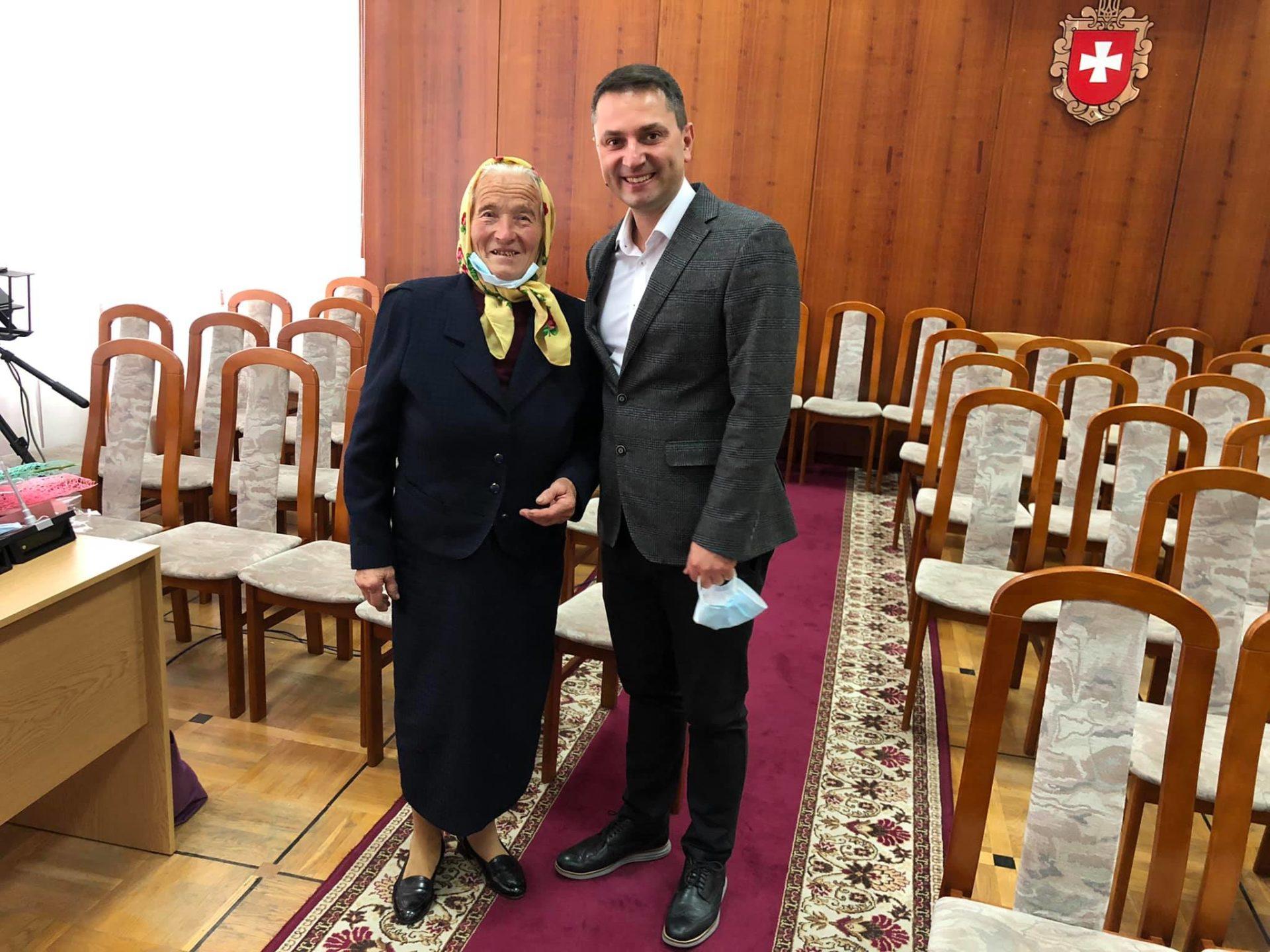 Поліській співачці з Рівненщини вручили орден княгині Ольги ІІІ ступеня