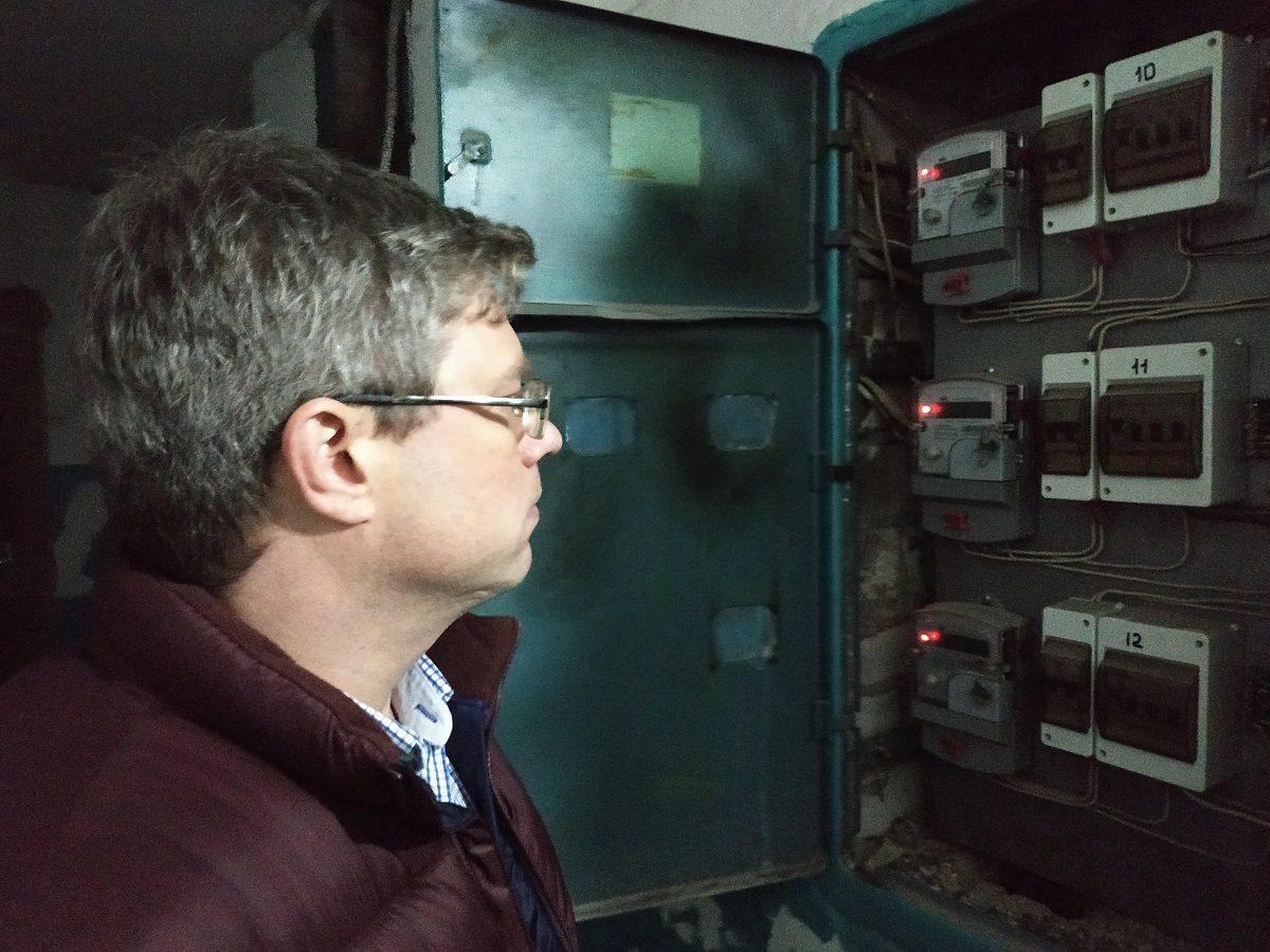 Електролічильники мають економити, а не просто крутити:голова рівненського ОСББ розповів про оновлення мереж