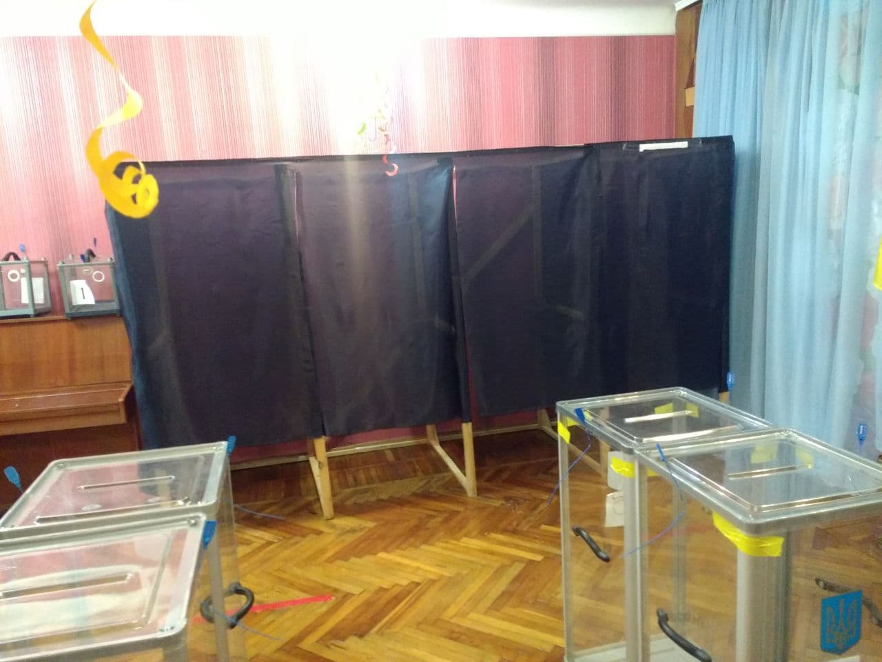 На дільницях у Рівному не вистачає скриньок та кабінок