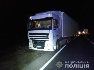 У Володимирецькому районі під колесами вантажівки загинув велосипедист