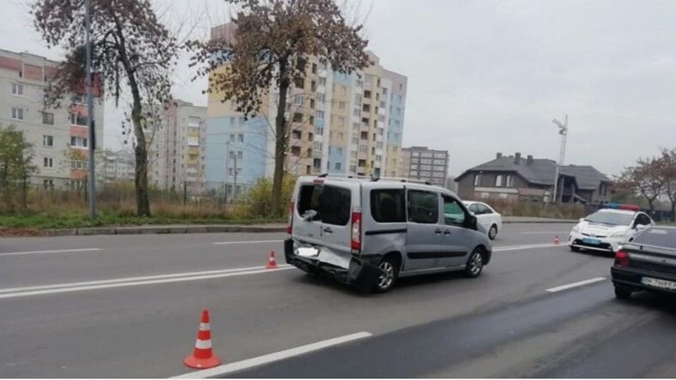 Рівне ДТП на «зебрі»: пішохід вчасно зреагував