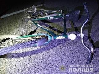 У Володимирецькому районі під колесами вантажівки загинув велосипедист