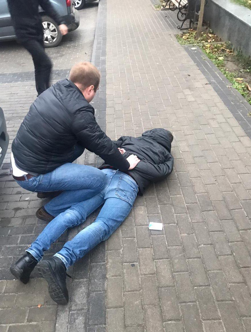 У Рівному затримано майора-хабарника зі спільником