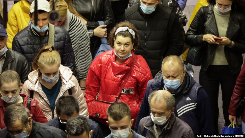 Минулої доби в Україні виявили 8 899 нових випадків COVID-19