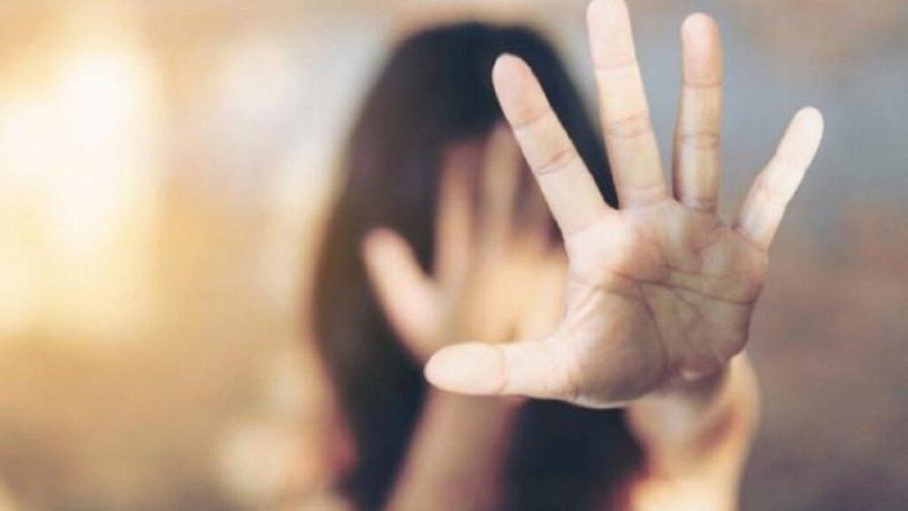 У Рівному дівчата-підлітки жорстоко побилися неподалік школи (Відео). Оновлено