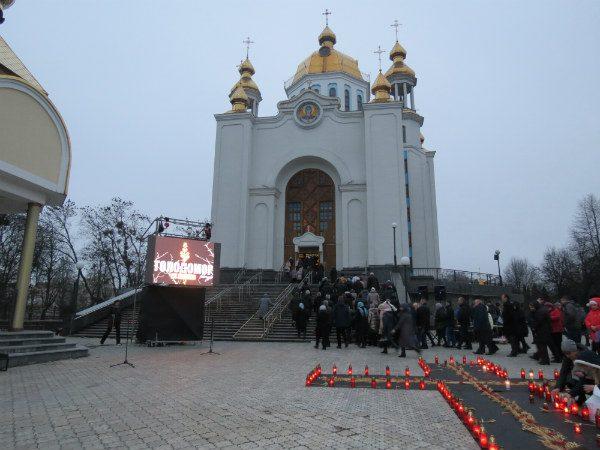 У Рівному вшановують пам’ять жертв голодоморів У Рівному вшановують пам’ять жертв голодоморів