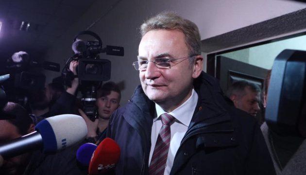 Львів подасть до суду через карантин вихідного дня – Садовий