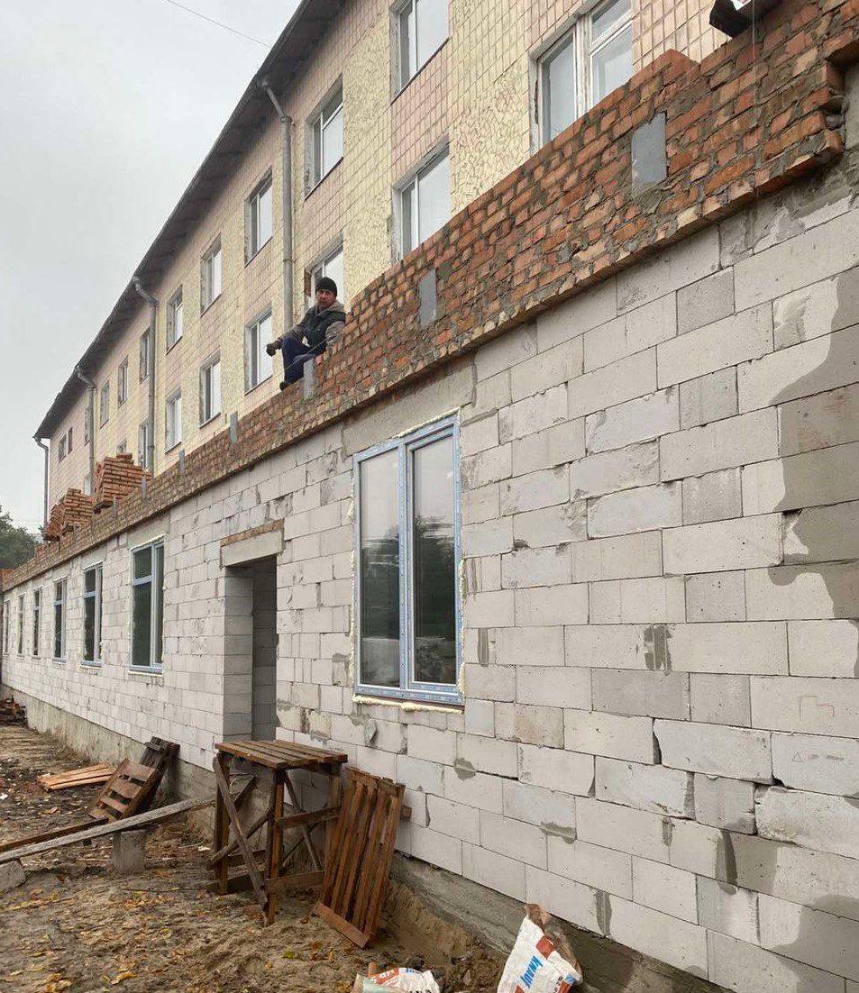 Оновлене приймальне відділення Сарненської ЦРЛ буде просторішим та потужнішим