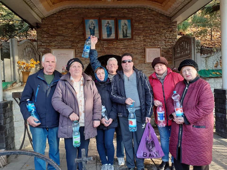 Рівненські УТОСовці в свято Доброти побували біля цілющого джерела