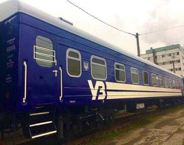 Пасажирів рейсу Київ-Чернівці висадили з потяга о п’ятій ранку