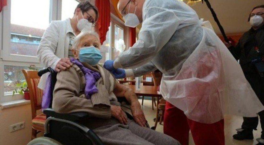 У Німеччині  вакцінація від COVID  почалася достроково