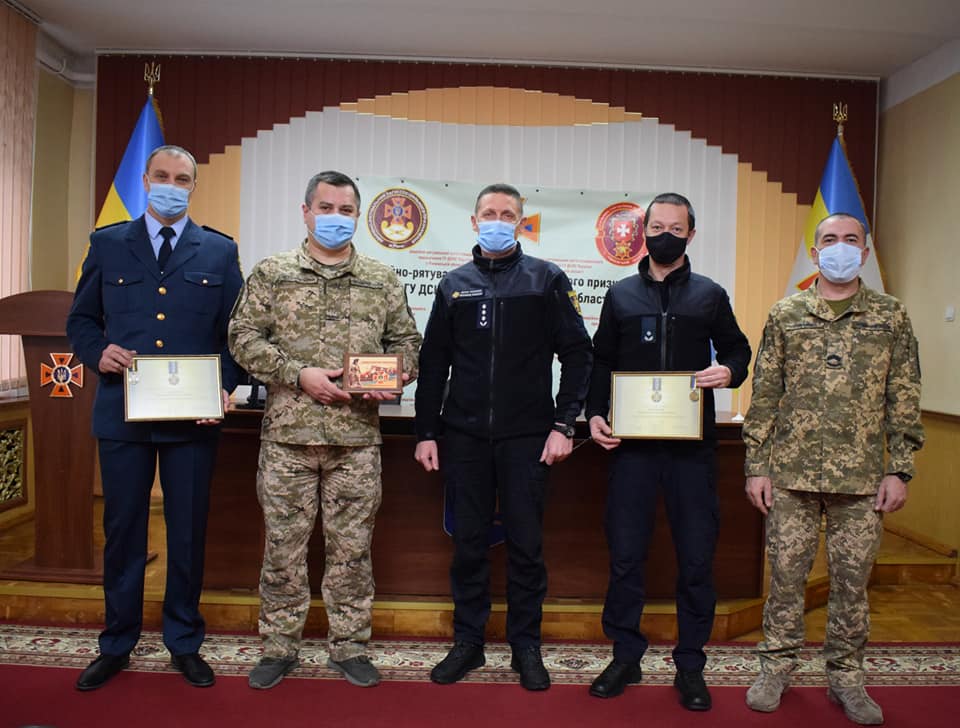 Рівненські рятувальники отримали відзнаки від Президента Рівненські рятувальники отримали відзнаки від Президента