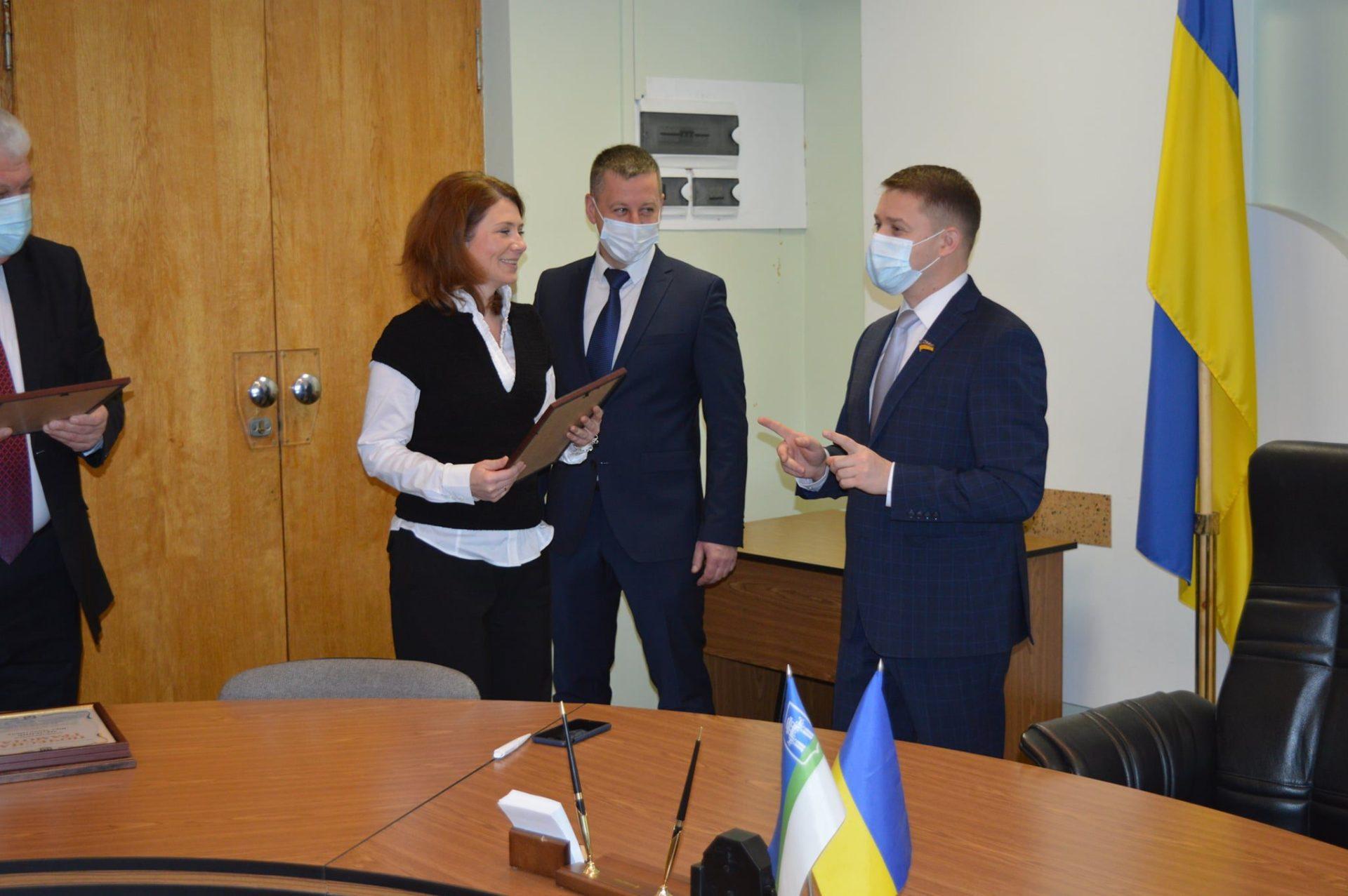 У Рівному працівників міської ради привітали з професійним святом У Рівному працівників міської ради привітали з професійним святом