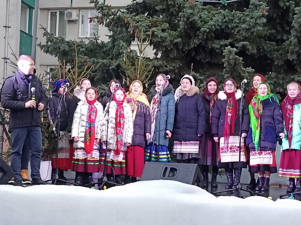 Різдво у Рівному: колядки в центрі міста та благодійний ярмарок на Північному