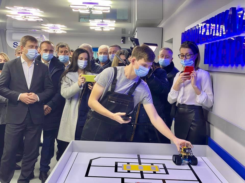На Рівненщині запрацювала перша в Україні лабораторія робототехніки для будівельників