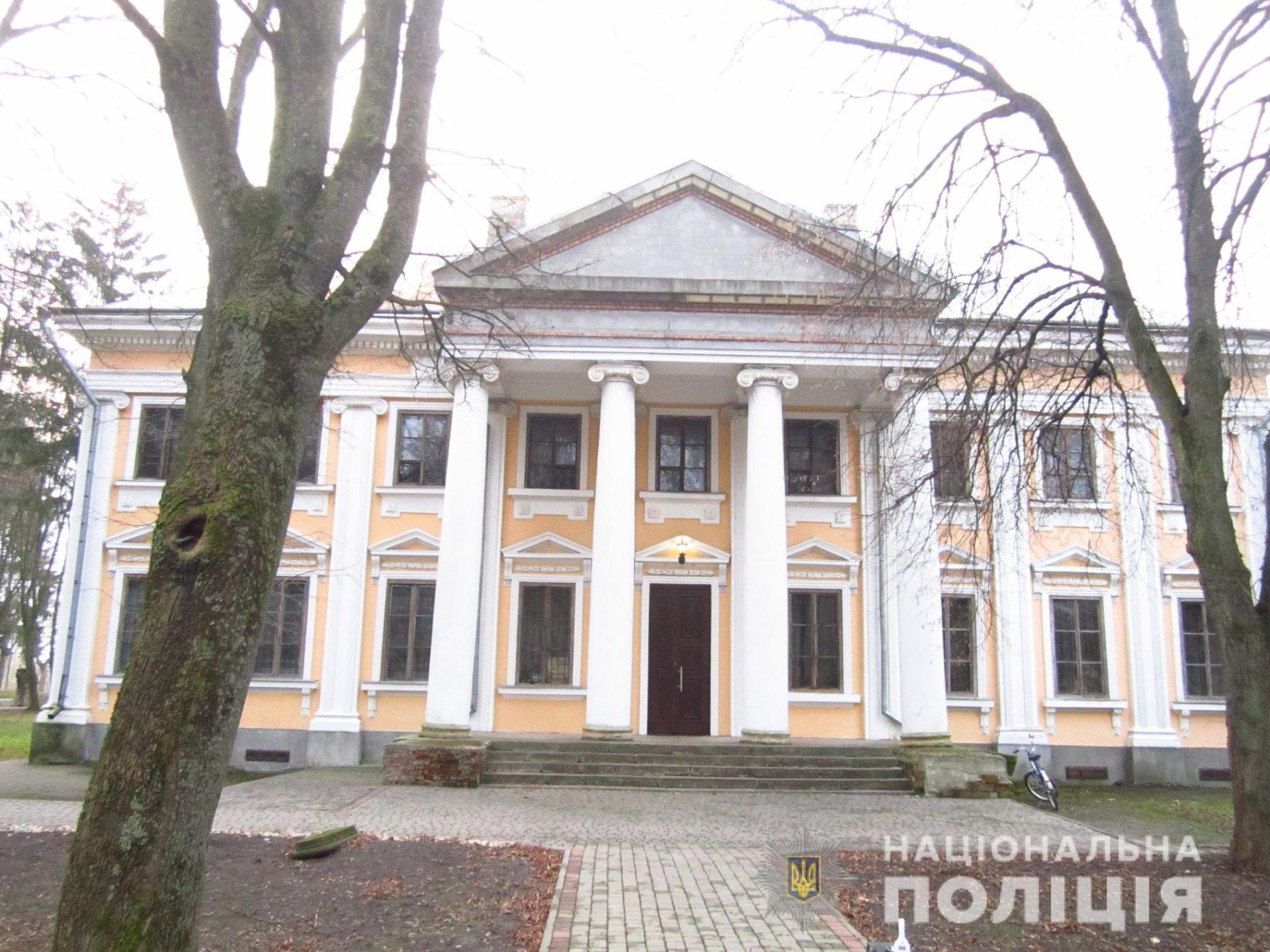 У Млинові пограбували музей