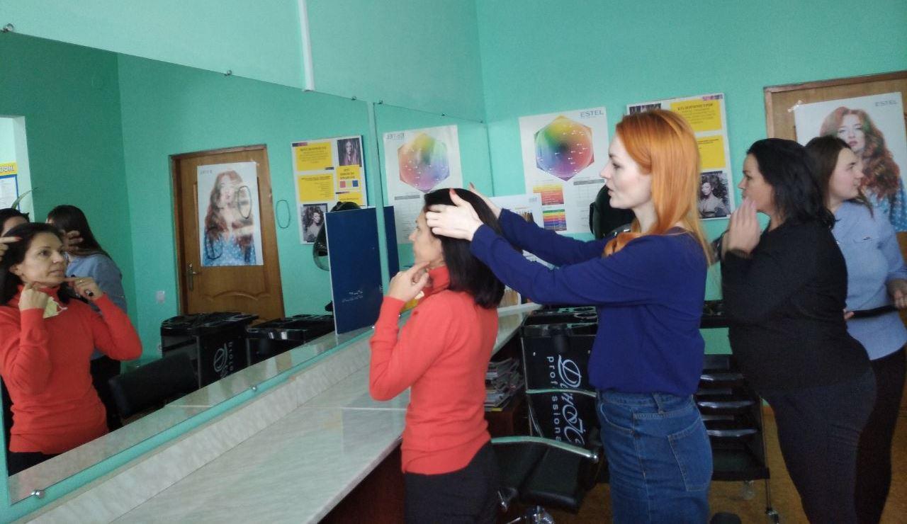 Відкритий онлайн урок із перукарського мистецтва провели у Млинові
