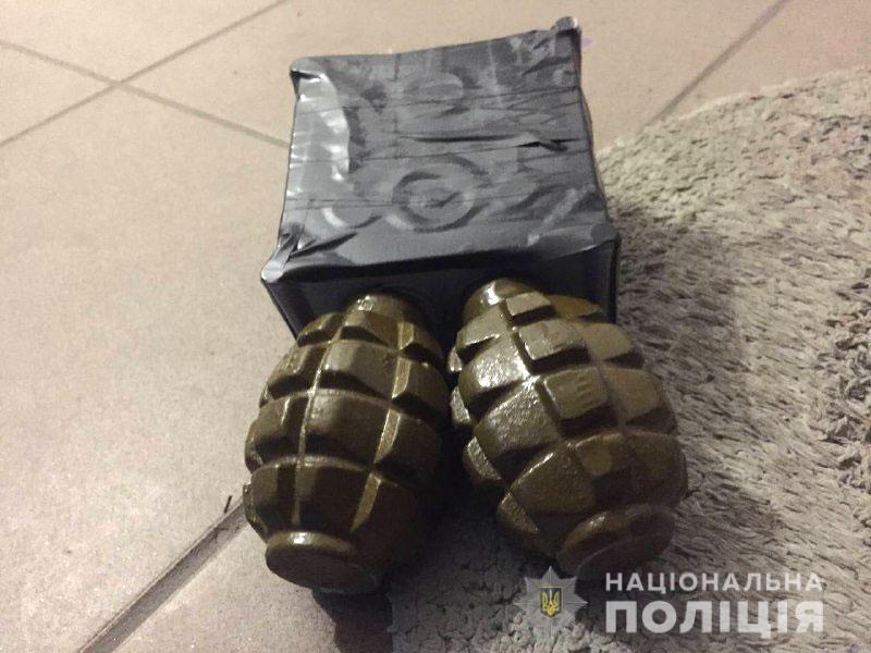 Проводяться слідчі дії, щодо виявлення гранат під дверима квартири матері активіста