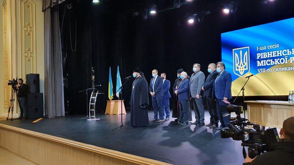 Владика Іларіон благословив новообраних депутатів і міського голову Рівного