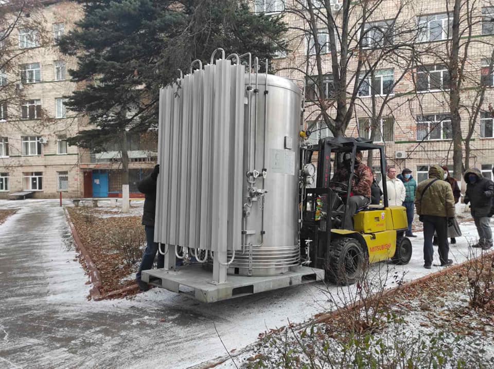Кисневу бочку встановлять сьогодні в Рівненській міській лікарні