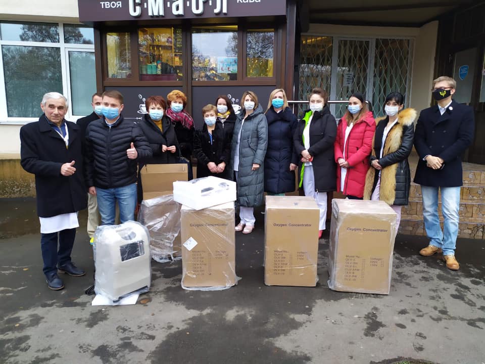 До Рівного прибули кисневі концентратори обіцяні Порошенком