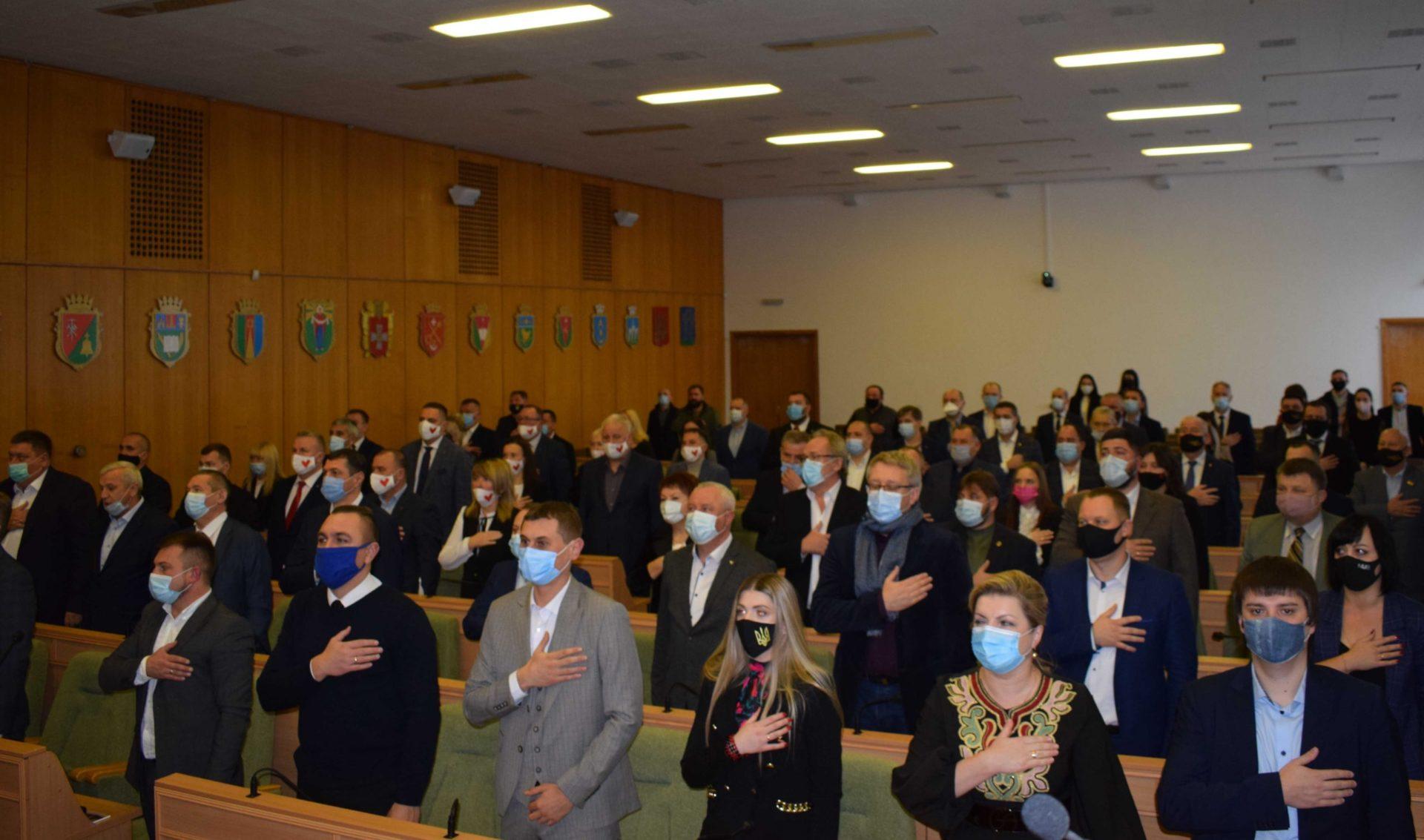 Голову облради обрали без депутатів, які влаштували демарш Голову облради обрали без депутатів, які влаштували демарш