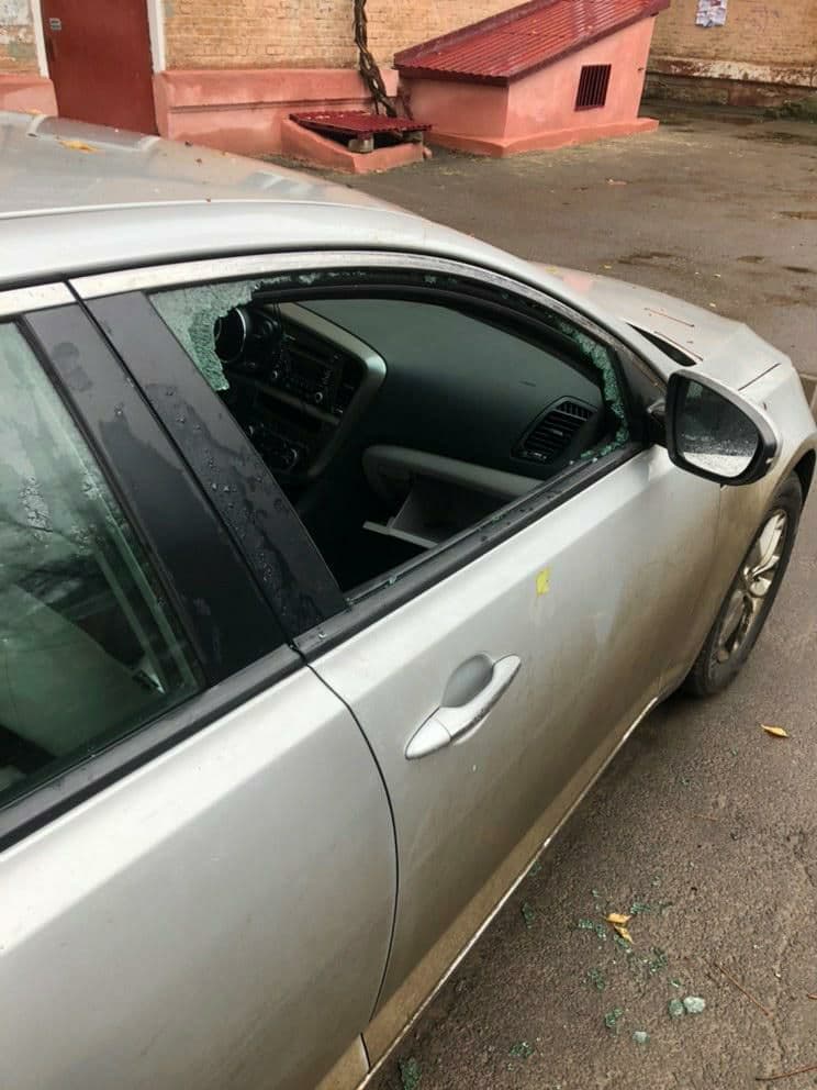 У Рівному пограбували автомобіль. Шукають свідків