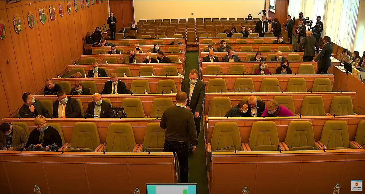Сесія Рівненської облради почала роботу з перерви