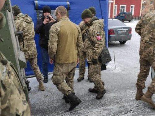 Військовий з Рівненщини повернувся з полону від сепаратистів Військовий з Рівненщини повернувся з полону від сепаратистів
