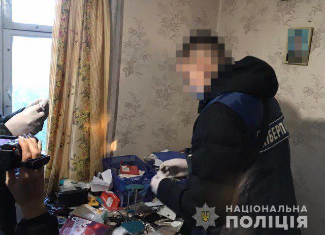 У Луцьку затримали пенсіонера, який поширював порносвітлини дітей