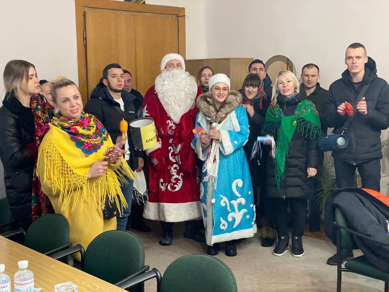 У Рівному депутатка колядувала задля благодійності