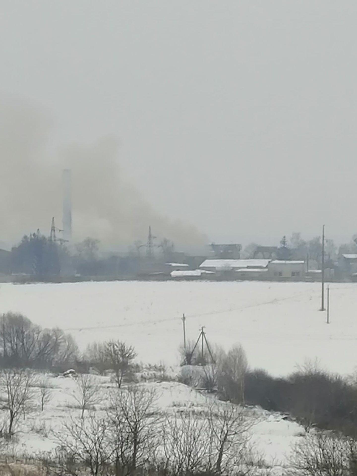 Запах гару в Квасилові пояснила староста