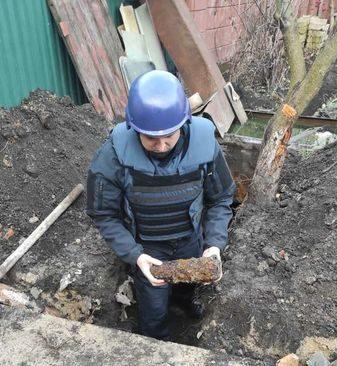 У Рівненському районі піротехніки знищили боєприпаси з часів війни