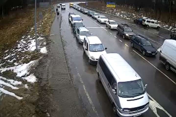 Нa кордоні з Польщею великі черги