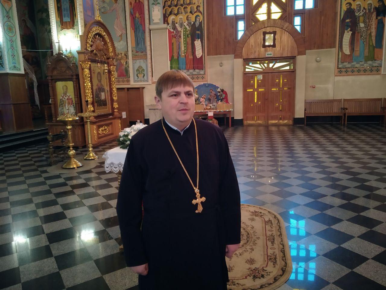 Цілюща, але не магічна: рівненський священик розповів про воду, освячену на Богоявлення (ВІДЕО)