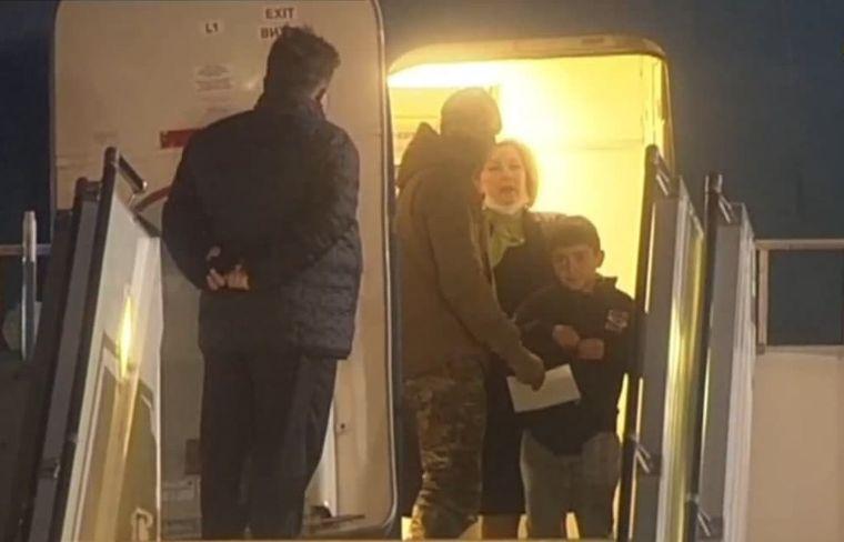 До України повернули жінок та сімох дітей, які перебували в таборах для біженців у Сирії