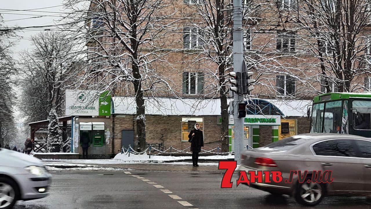 У Рівному на перехресті біля Покровського собору не працюють світлофори