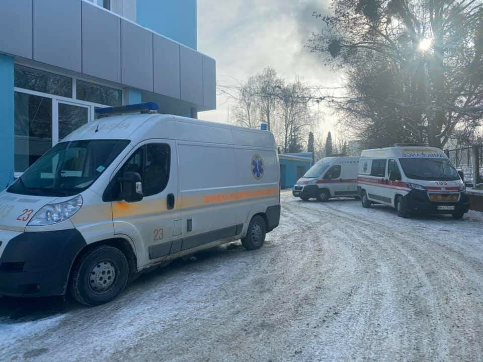 У Здолбунові медики госпіталізували сім‘ю, яка отруїлася невідомою речовиною