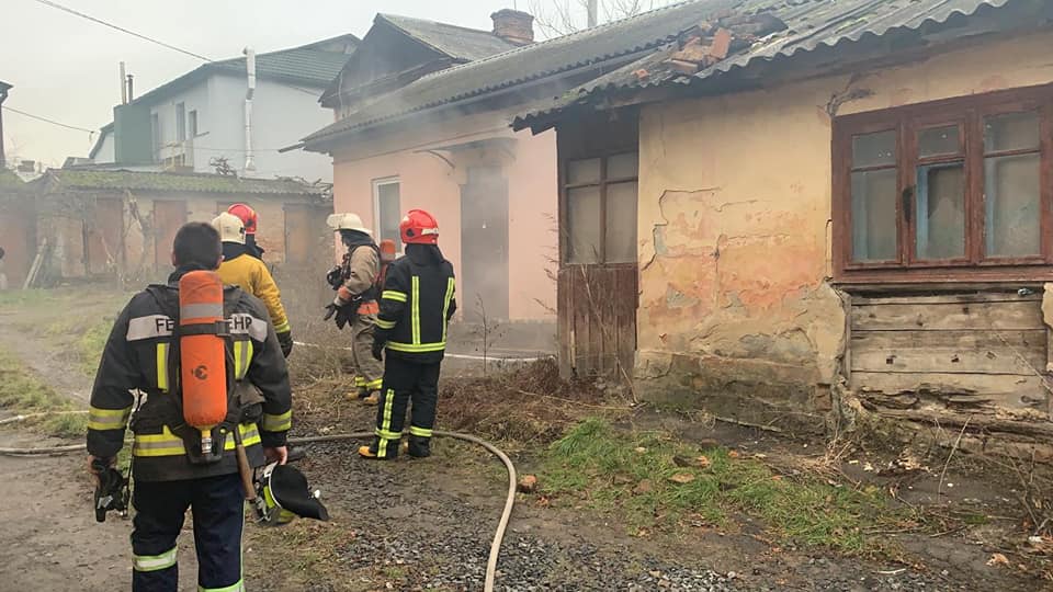 В Рівному в будинку ледь не вчадів безхатченко